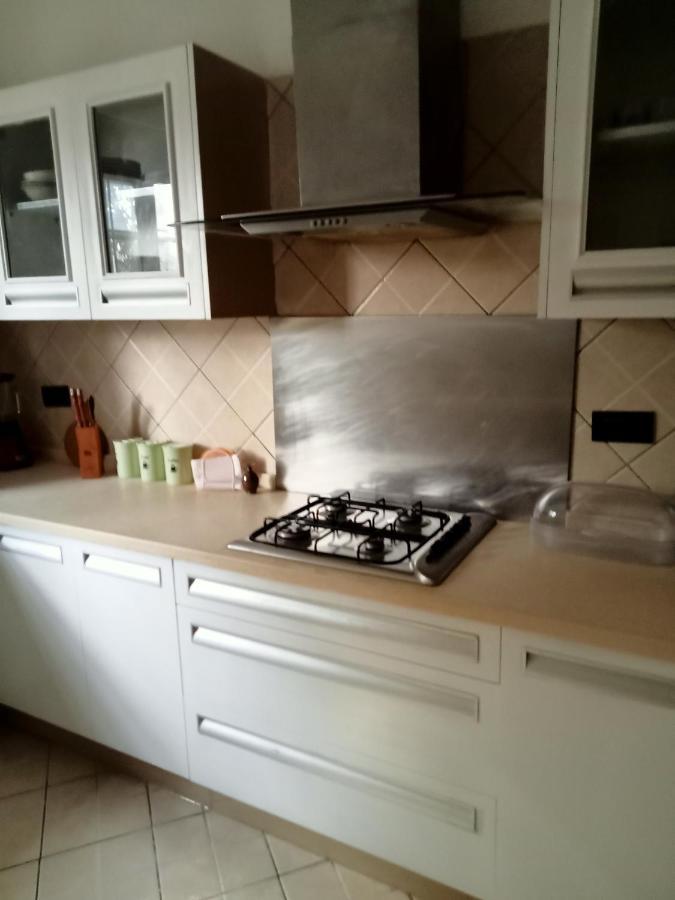 Апартаменти Tricia'S Place - One Family At A Time Аккра Екстер'єр фото